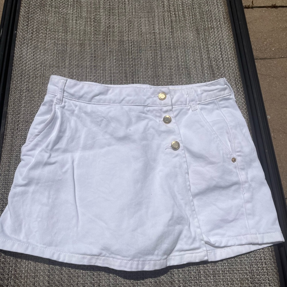Zara White Buttoned Skirt
